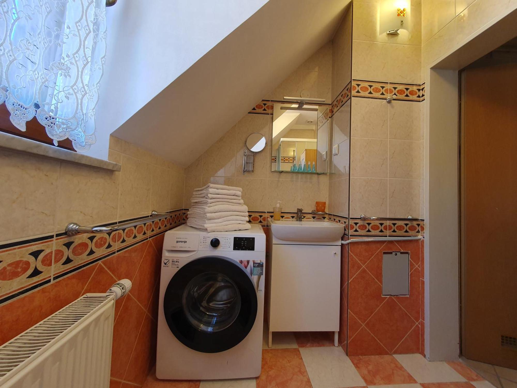 Spacious 2-Bedroom Apartment Zabjak With Ac Tour As Laibach Exterior foto