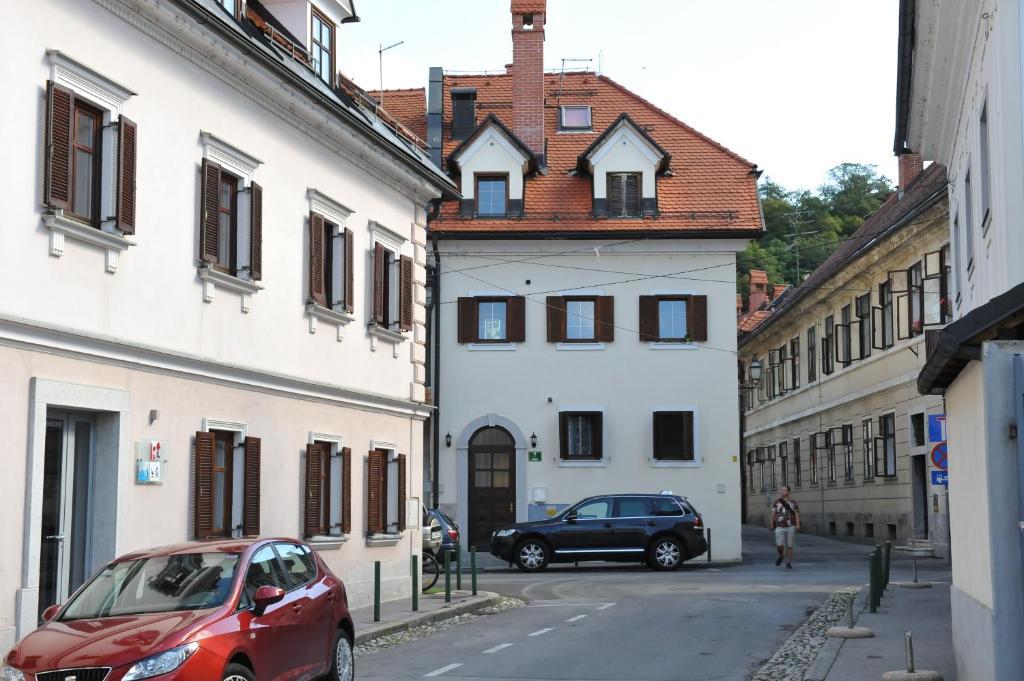 Spacious 2-Bedroom Apartment Zabjak With Ac Tour As Laibach Exterior foto