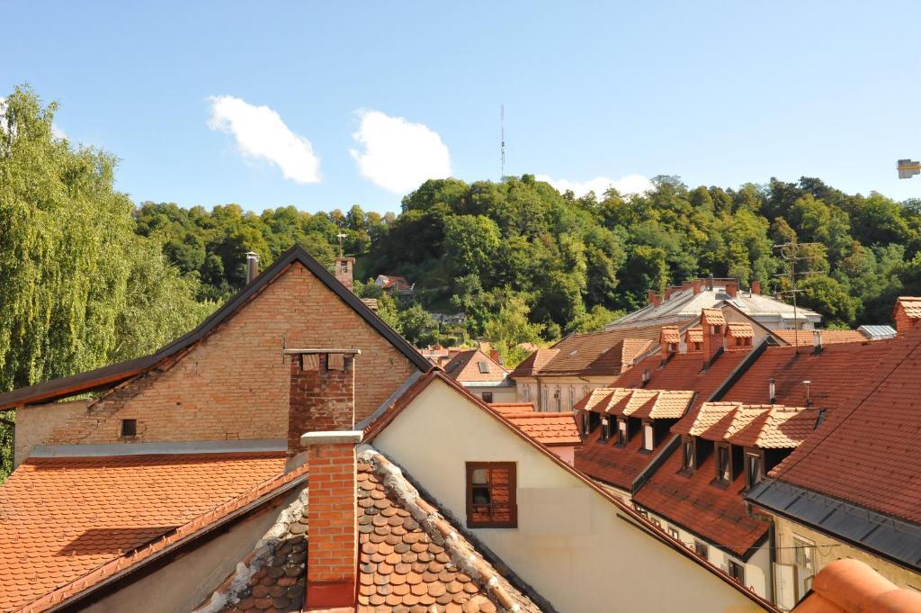 Spacious 2-Bedroom Apartment Zabjak With Ac Tour As Laibach Exterior foto