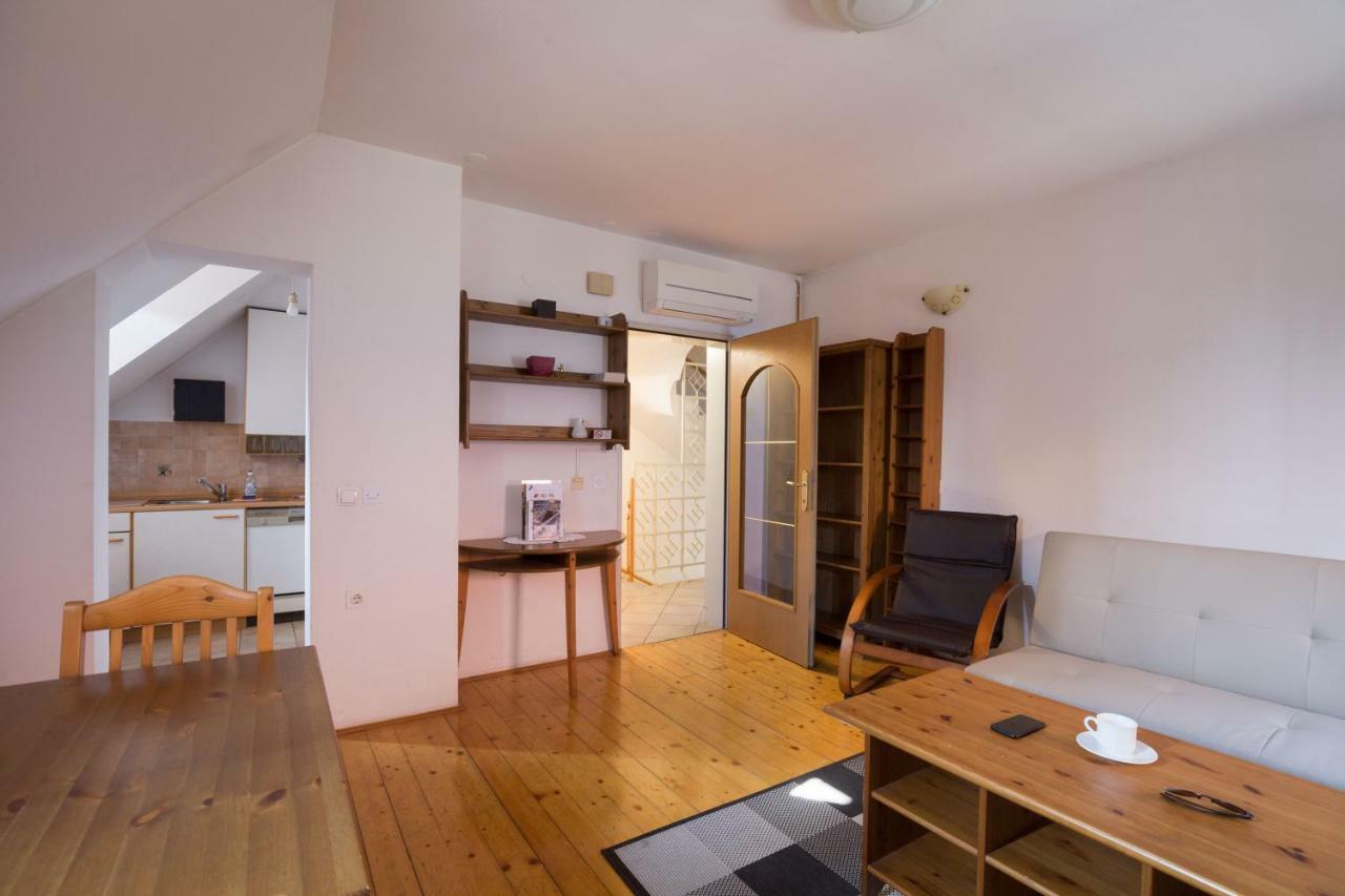 Spacious 2-Bedroom Apartment Zabjak With Ac Tour As Laibach Exterior foto