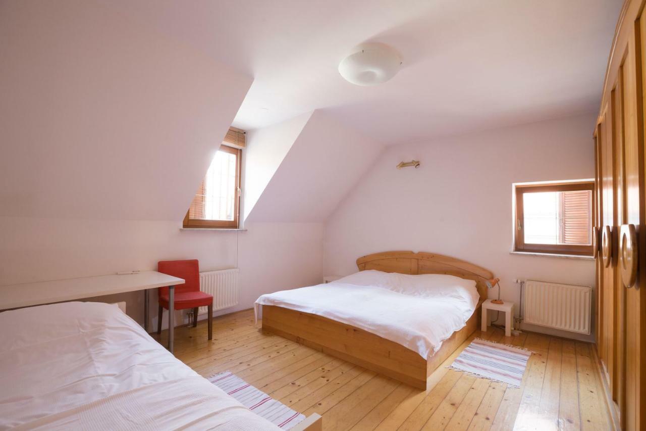 Spacious 2-Bedroom Apartment Zabjak With Ac Tour As Laibach Exterior foto